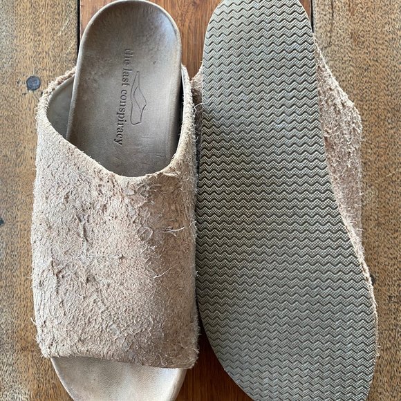 The Last Conspiracy (Danish Minimalism) "Dilan" Longhaired Suede Sandals/Slides - Picture 3 of 4